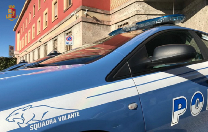 Spacciavano in piazza Repubblica, due stranieri presi dalla polizia