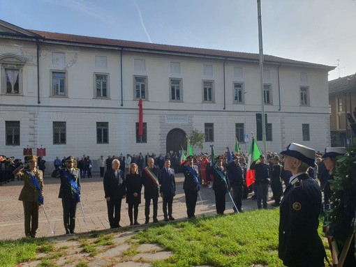 FOTO. Il 4 novembre di Busto. Con la Fanfara ma senza giovani