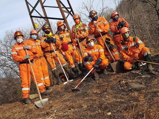 Dalla solidarietà all'aiuto ai centri vaccinali, l'Ana di Varese ha visto i suoi Alpini in prima linea in tutto il territorio. Con un ricordo particolare per il dottor Roberto Stella