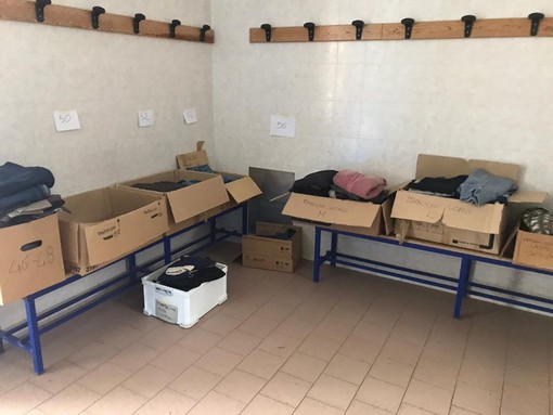 Forniture di indumenti distribuiti da &quot;Ali d'aquila&quot;