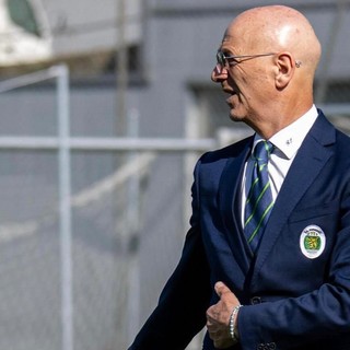 Beppe Sannino in tenuta da corsa nella sua Varese