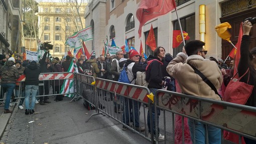 La manifestazione dei lavoratori Beko a Roma