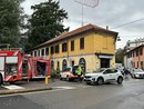 L'intervento dei soccorsi in piazza Cristoforo Colombo a Busto Arsizio dove in un appartamento si è sviluppato un incendio