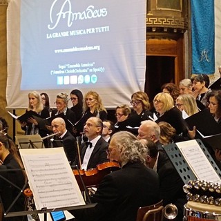 “30 giorni per donare”: il progetto di Amadeus e Fondazione Comunitaria del Varesotto celebra la bellezza e la diversità musicale globale