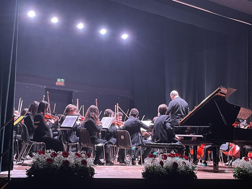 VIDEO. Successo straordinario per il concerto inaugurale del BA Classica al Teatro Manzoni