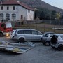 FOTO. Tetto in lamiera di un piccolo capannone divelto dal vento a Cuvio: danneggiata un'auto parcheggiata