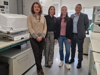 Foto di gruppo, da sinistra: Flavia Marinelli, Chiara Tesi, Valentina Rabattoni, Loredano Pollegioni