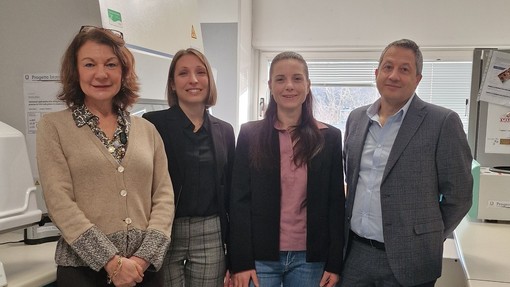 Foto di gruppo, da sinistra: Flavia Marinelli, Chiara Tesi, Valentina Rabattoni, Loredano Pollegioni