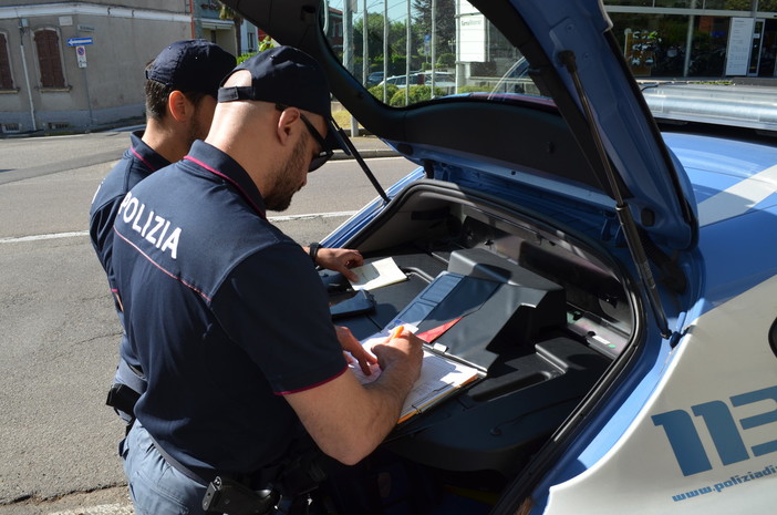 Polizia, raffica di controlli alla stazione di Gallarate: identificate 180 persone