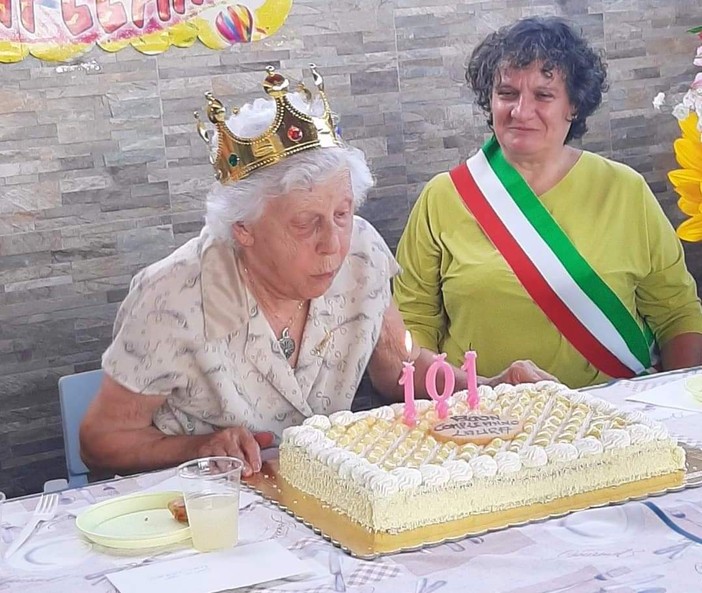 Castellanza, compleanno eccezionale a Villa Maria: 101 candeline per nonna Laura