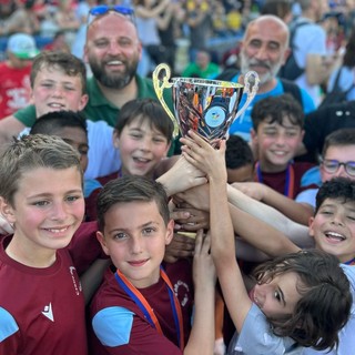 La squadra Under10 del Cdg Gallarate festeggia il terzo posto conquistato alle finali di Lecco