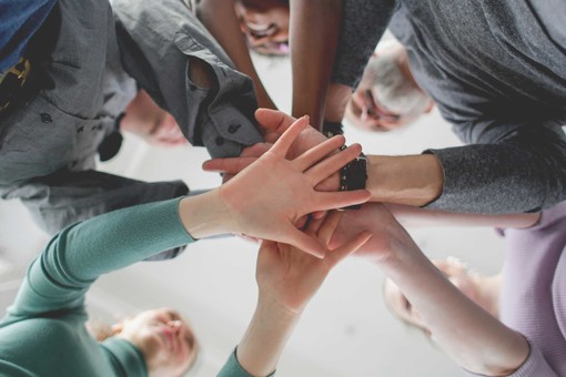 Quali sono i pilastri per un’azienda vincente? Il punto di vista di Happily