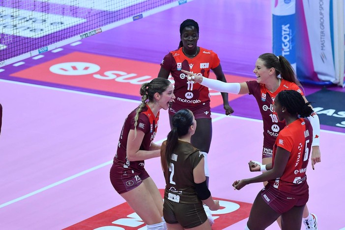 Uyba-Bergamo, cresce l'attesa per il debutto all'arena. Le farfalle cercano la prima gioia