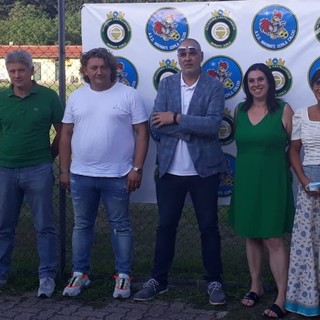 La presentazione dell'Asd Marnate Gorla Calcio. Sotto: il presidente Gussoni con il sindaco di Marnate Elisabetta Galli