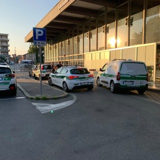 Stazioni sicure, controlli serrati a Gallarate, beccato con cannabis un abusivo di via Torino 8