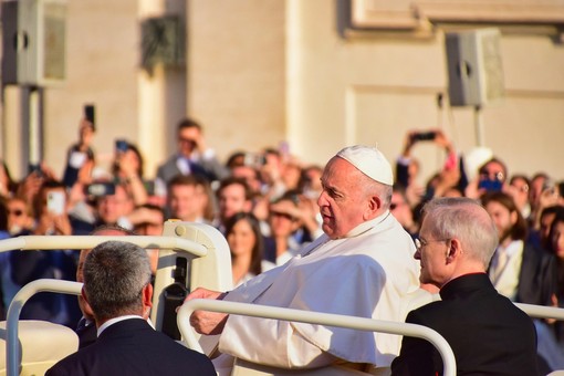 Vaticano: «Notte tranquilla per il Papa, ha riposato»