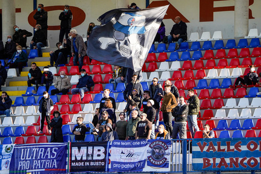 Gli ultras allo stadio