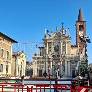 In piazza San Giovanni, la pista di pattinaggio