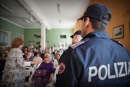 Il video anti truffa della polizia di Stato visibile nelle sale d'aspetto degli ospedali della provincia