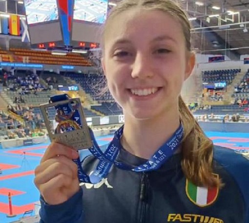 Roberta Dominici, argento agli europei giovanili di karate