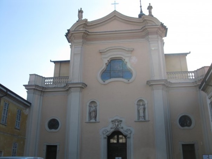 La chiesa di Magnago (foto dal profilo facebook della Parrocchia San Michele Arcangelo)