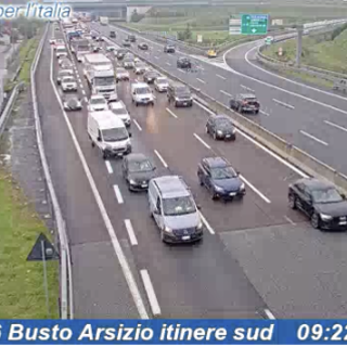 Code in direzione Milano questa mattina in A8 (foto webcam Autostrade per l'Italia)