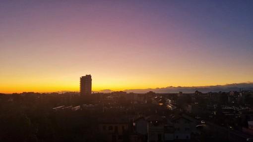 Il tramonto visto dai Tre Ponti (foto Fabiana Pelucchi)