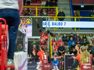 La Eurotek Uyba Busto Arsizio batte nettamente Cuneo 3 a 0 (foto a cura di Fotografia Galbiati)