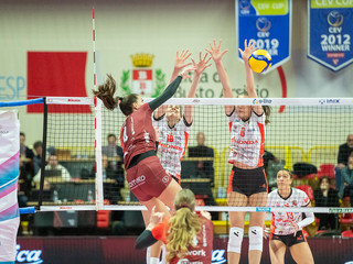 La Eurotek Uyba Busto Arsizio batte nettamente Cuneo 3 a 0 (foto a cura di Fotografia Galbiati)