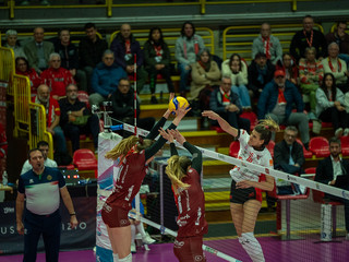 La Eurotek Uyba Busto Arsizio batte nettamente Cuneo 3 a 0 (foto a cura di Fotografia Galbiati)