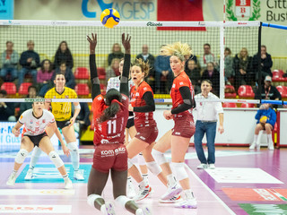 La Eurotek Uyba Busto Arsizio batte nettamente Cuneo 3 a 0 (foto a cura di Fotografia Galbiati)