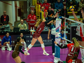 La Eurotek Uyba Busto Arsizio batte nettamente Cuneo 3 a 0 (foto a cura di Fotografia Galbiati)