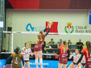 La Eurotek Uyba Busto Arsizio batte nettamente Cuneo 3 a 0 (foto a cura di Fotografia Galbiati)