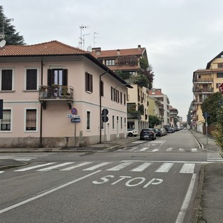 Un allargamento dei marciapiedi, e il corrispondente restringimento del passaggio per le auto, potrebbe forse diminuire il numero di incidenti tra le vie Gavinana e Culin. E in altri incroci simili