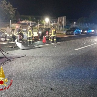 Maxi incidente in autostrada: sette feriti, due sono gravi. Raccordo dell'A26 tra Sesto e Besnate chiuso nella notte