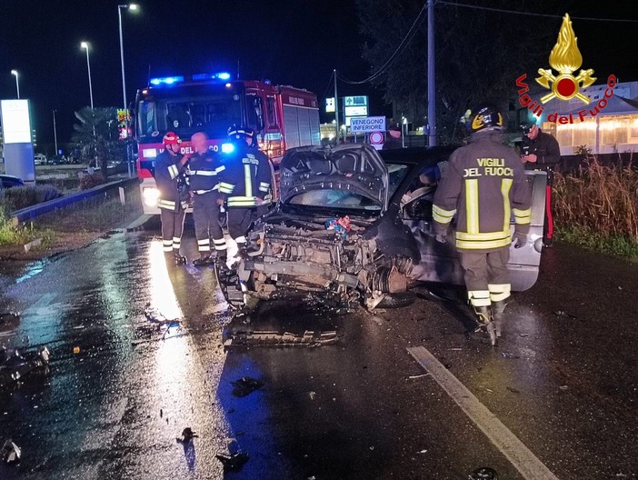 FOTO. Sabato nero sulle strade del Varesotto, in serata scontro tra tre auto a Venegono Inferiore