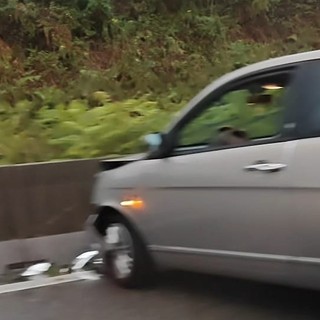 L'auto finita fuori strada sulla superstrada di Malpensa