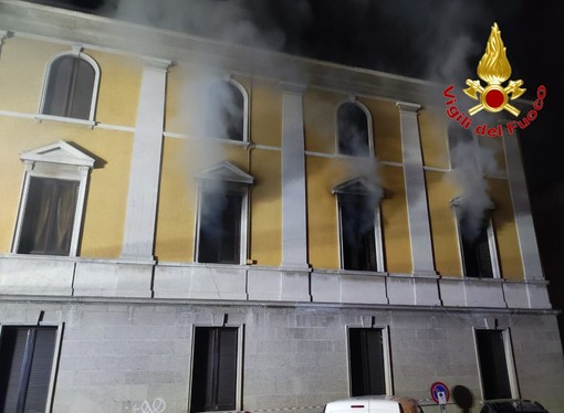 Le immagini dell'incendio a Busto