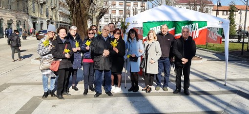 Azzurro Donna e Forza Italia in piazza per la Giornata delle Donne