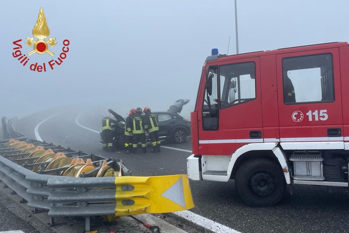 Auto contro il guard rail: soccorsi in azione sull'A9