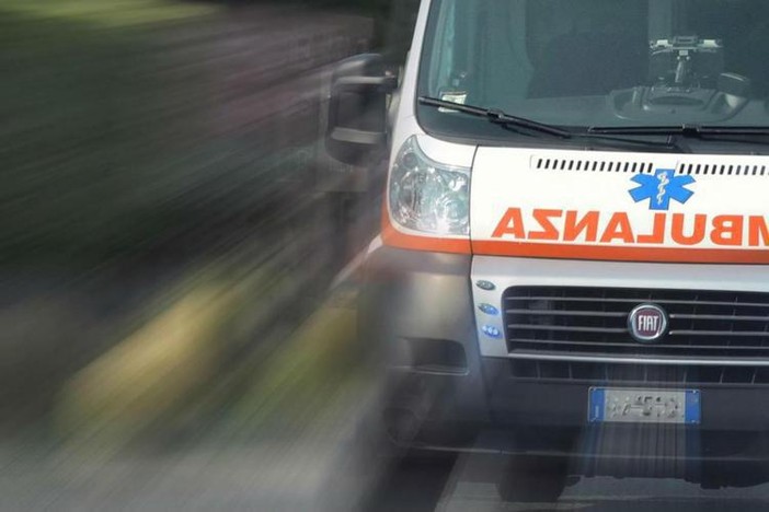 Incidente alla rotonda sul Sempione a Sesto Calende: un ferito