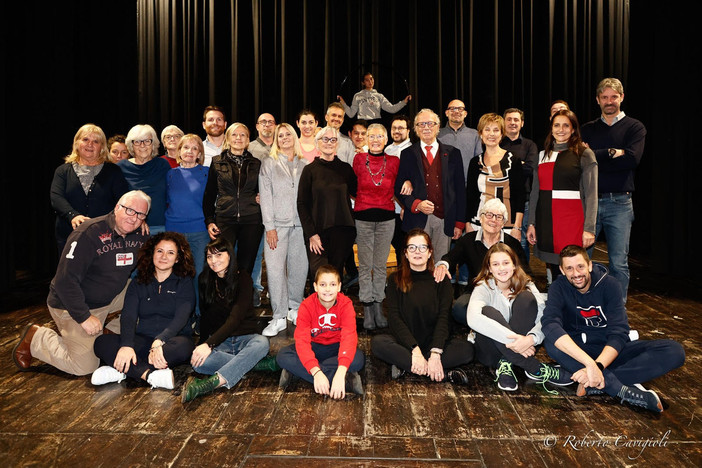 Gli Amici allo sbaraglio in scena con “Grazie, le faremo sapere” per ricordare i 70 anni della Rai