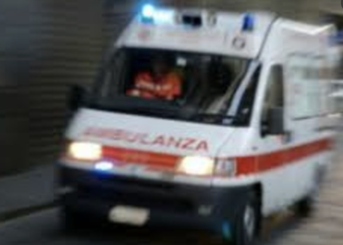 Incidente a Fagnano Olona: auto ribaltata, donna 38enne ferita e soccorsa