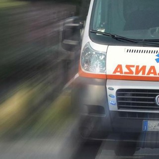 Incidente alla rotonda sul Sempione a Sesto Calende: un ferito