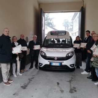 Auser Insieme Gallarate riceve un nuovo automezzo grazie alla generosità degli imprenditori