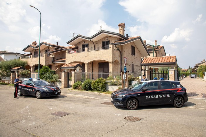 La villetta di Paderno Dugnano dove la notte scorsa si è consumato il triplice omicidio (foto Adnkronos)