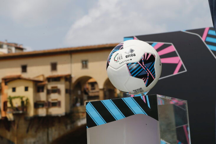 Artemio, il pallone presentato dalla Lega Pro