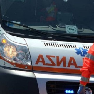 Varese, auto fuori strada in via Carnia: ferita una donna di 59 anni