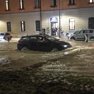 Maltempo sull'Italia, allagamenti da Nord a Sud: un morto nel Bolognese