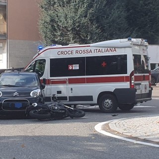 Scontro tra auto e moto in viale Boccaccio, soccorsi un ragazzo e una donna